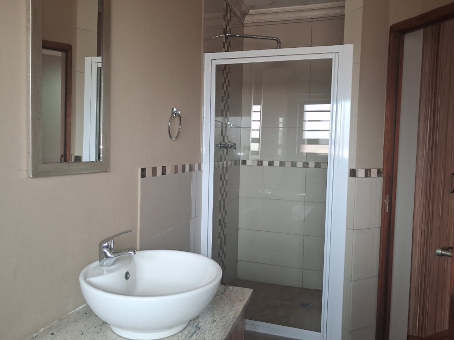 To Let 3 Bedroom Property for Rent in Hillside Free State